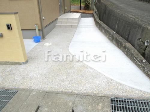 玄関アプローチ 床セメント洗い出し仕上げ 明石砂利 土間コンクリート 伸縮目地
