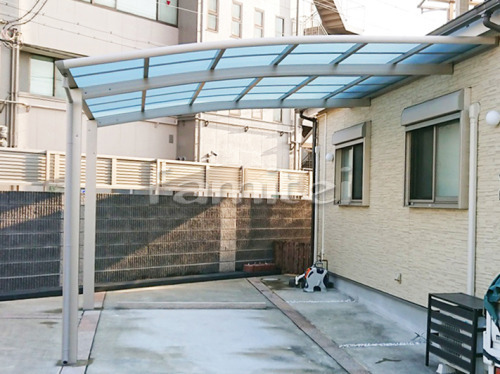 和泉市 エクステリア工事 テラス屋根 YKKAP レイナベーカポートグラン 1階用 R型アール屋根