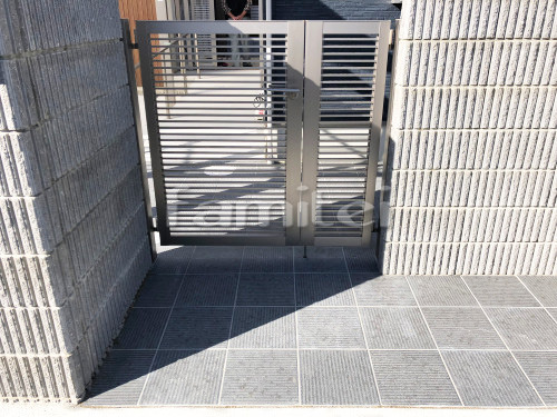 大和高田市 新築ベーシック オープン外構 玄関門扉 LIXILリクシル プレスタ1型 目隠しフェンス塀