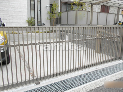 尼崎市 新築シンプル クローズ外構 玄関門扉 カーポート 電動跳ね上げ式門扉 目隠しフェンス